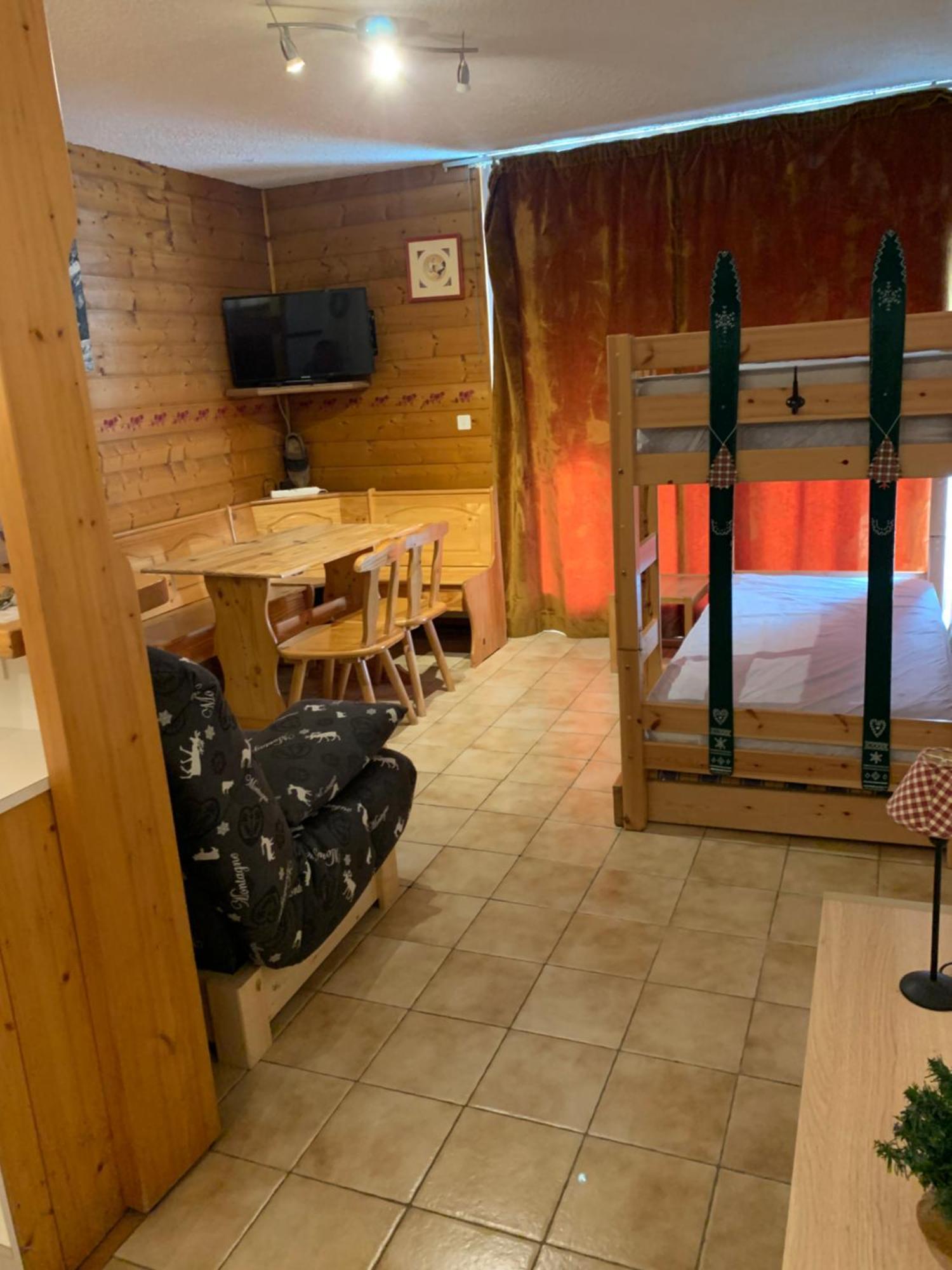 155 Piste Dans Mon Canape Châtel Exteriér fotografie